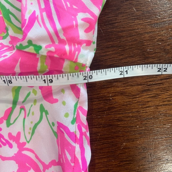 Lilly Pulitzer Elsa top Pink and Green Floral Blouse 100% silk - Picture 7 of 9